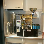 珈琲自家焙煎ひつじcafe - 焙煎器。なじみが薄いですが、この機械で珈琲を焼きます。