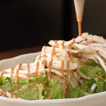 USHIO - 蒸し鶏サラダ。自家製ドレッシングが美味しさの決め手！