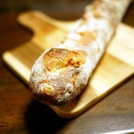 ル・プチメック - オリーブとチーズのバゲット