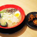 北野八番亭 - 北八とんこつ、唐揚げ(3ヶ)