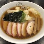 八雲 - 「チャーシュー特製ワンタン麺(黒だし)」¥1300