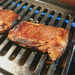 焼肉ふじ - 骨付きカルビ