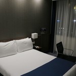 Holiday Inn Express - スタンダード ダブルルームの様子。