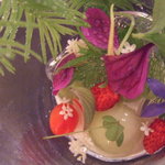 アコルドゥ - 5月 メロンとエルダー、甘いワインのジュレ　雨のアコルドゥ