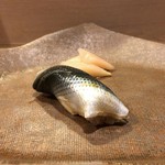 うを徳 - 小肌（握り）