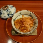 蓬左茶寮 - 凌ぎ：桜海老の飯蒸し