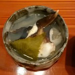 蓬左茶寮 - 肴：トリガイ 桜湯