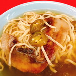 粉工房 イケ麺 - 宇宙一辛い沖縄そば コスモ（880円）下に具材が潜ってます