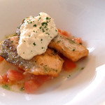 マチ キッチン うめじゃろ - サーモンポアレタルタルソース（魚のメイン）