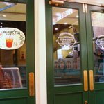 フレッシュネスバーガー - 店舗外観（入口）