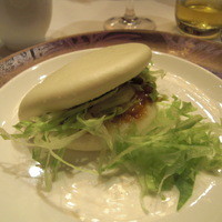 御膳房 六本木店 - 桃花肉入り割包