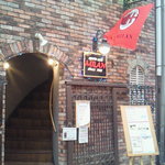 sports cafe MILAN - 入り口