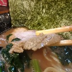 横浜家系らーめん 武術家 - 今回のチャーシューも分厚くて満足でした！