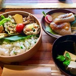 鹿鳴庵 - 料理写真:ランチは土日祝のみの限定ですよ(^_−)−☆