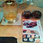 大和屋菓子舗 - お店にて