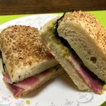 ブーランジェリー パルク - 大葉と厚切りベーコンのパニーニとゆずこしょうのソーセージ