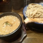 濃厚つけ麺 荒波屋 - 乱切りチャーシュー増しつけ麺