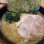 横浜ラーメン 北村家 - ラーメン（680円）