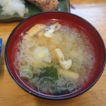 小料理 きぬや - 味噌汁（ぶりかま焼ランチ）