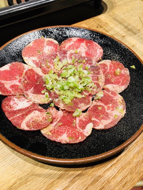 焼肉ホルモンあかまる>