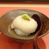 鮨 そえ島 - 私の白子好きをご存知ですので用意してくださったようです、感謝ですね。m(__)m 下にはシャリが敷かれ混ぜていただくとリゾットのような味わいで美味しいこと。