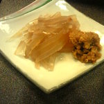 梅乃寿司 - 透き通ったイカ刺し、味付けに小技あり