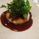 マ プール - （2018年4月　訪問）蝦夷鹿のロティ、アリゴ添え、ベーシックなソースで。鹿の火入れも良いし、アリゴとの相性も最高。