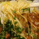 餃子工房 ギョィィィィィィン - ちゃんと広島風の低加水細麺を使用！