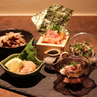 A colorful variety of Small dish dishes! For drinking alcohol♪