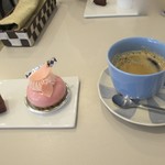 パティスリーカフェ エムヤスヒコ - サクラ フランボワ、ホットコーヒー
