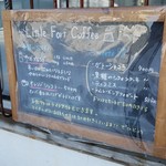 リトルフォートコーヒー - 入り口の案内です。