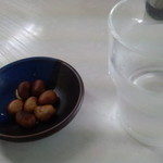 一竜軒 - 待ち時間をゆるやかに、しめやかに過ごして頂こうとの配慮の　豆