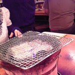 亀戸ホルモン - 七輪です（換気は良いです）。