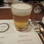 Bia Resutoran O-Kuraburuwari- - 飲み比べ４杯目は期間限定のヴァイツェン、とってもフルーティで女性でも飲みやすいタイプのビールです。