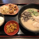 一成 - らーめん こく味＝５００円
      揚げシューマイ＝２００円 ご飯付