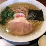 お山の畑 - すっきり淡麗で美しいスープ。
