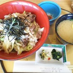 Washoku Dokoro Kaori - 淡路島ハーブ牛丼（単品） 税込1,320円：野菜多め？