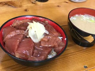 魚水 - 生まぐろの漬け丼