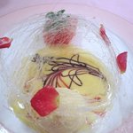 She Ogawa - デザートはハチミツのアイスクリーム、上には見事な蜂蜜の細工が乗って見た目も凄かったですよ・・・
