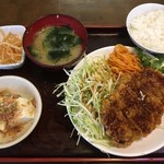 おくふろの味 定食屋 - 