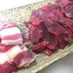桜屋 - 馬刺し（霜降り139g）（中バラ約50g）