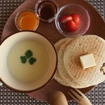 Suzume Cafe - マリールゥのミックスを使ったパンケーキ。卵・牛乳不使用です。