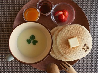 Suzume Cafe - マリールゥのミックスを使ったパンケーキ。卵・牛乳不使用です。