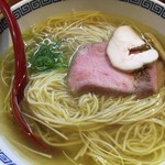 麺肆 秀膽 - 支那そば（塩）大盛り880円。