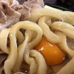 豚や - うどんはこんな感じ、極太ゴリゴリ形なのです。よく噛んで食べないと喉を詰まらせます。（経験あり）