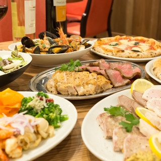 Courses where you can enjoy our signature pizza and pasta start at 4,000 yen.