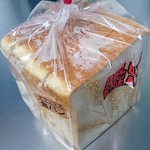 リブラン - デラックス食パン240円