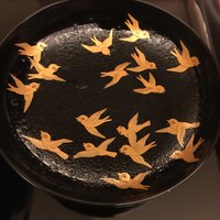 日本料理 晴山 - 漆のお椀の蓋、絵柄はツバメかな？