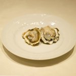 La Brianza - ランチコース 3000円 の広島県産かなわ水産の生牡蠣(2ピース)
