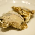 La Brianza - ランチコース 3000円 の広島県産かなわ水産の生牡蠣(2ピース)